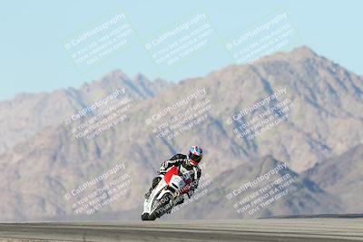 media/Dec-01-2025-Moto Forza (Mon) [[2daa91e15f]]/3-Beginner Group/Session 4 Turn 9/